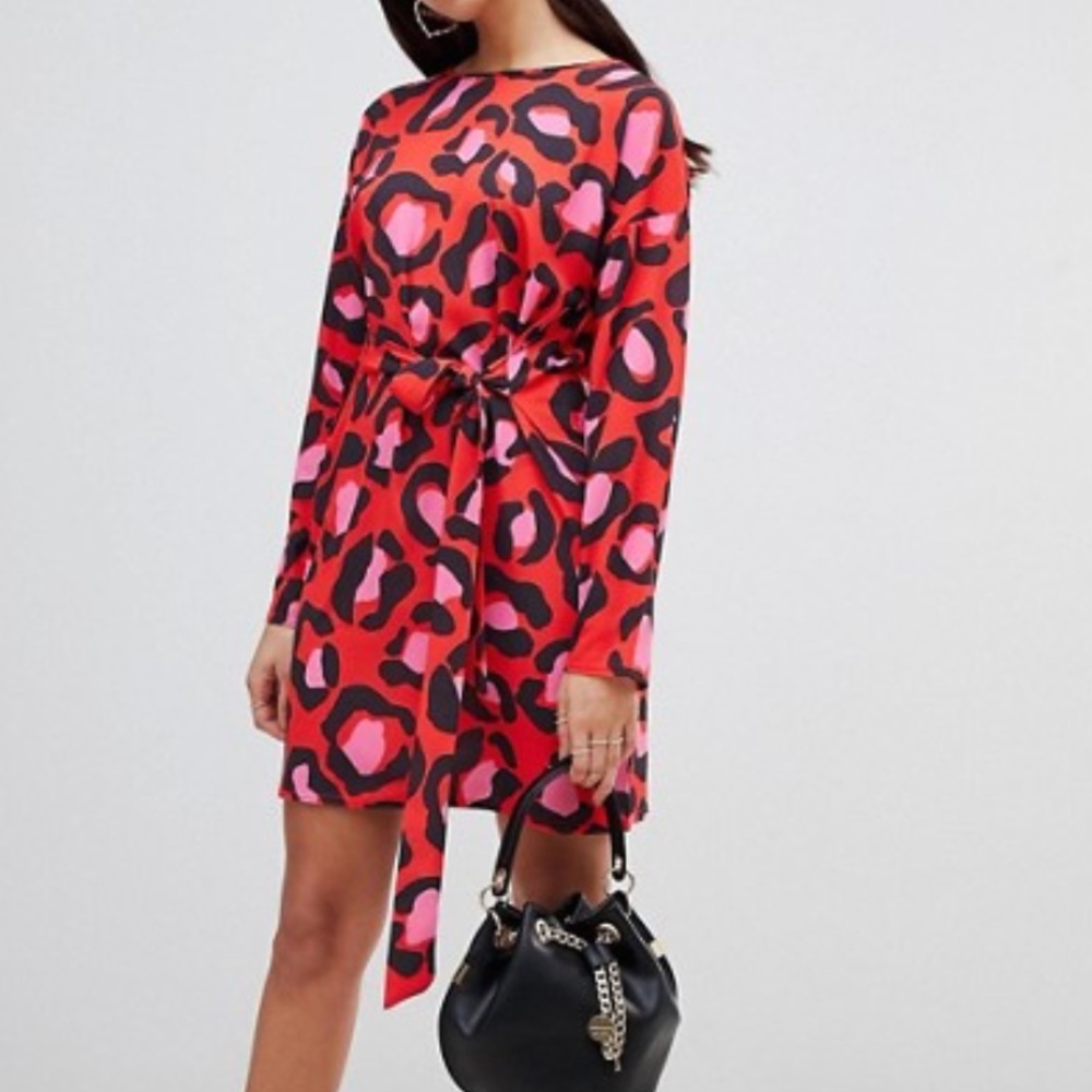PrettyLittleThing Exclusive Tie Front Mini Dress